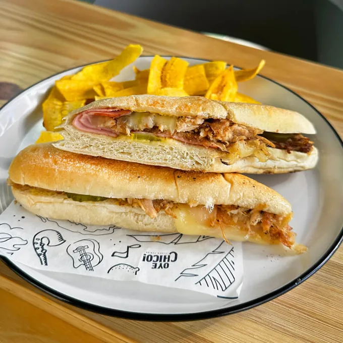 Sándwich el cubano — Oye Chico, comida cubana