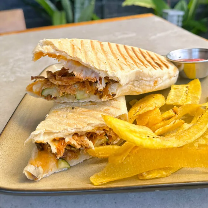 Sándwich mechudo — Oye Chico, comida cubana