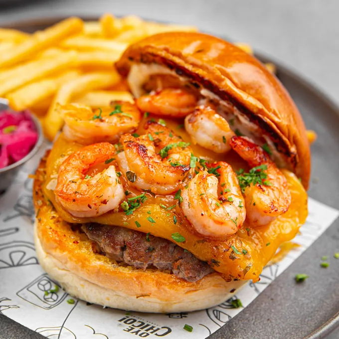 Varadero burger — Oye Chico, comida cubana